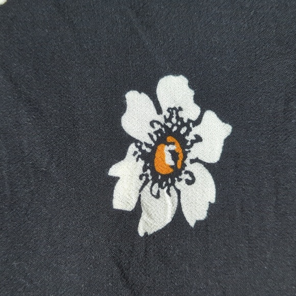 Kendall and Kylie Open Back Top Size S - Picture 2 of 5